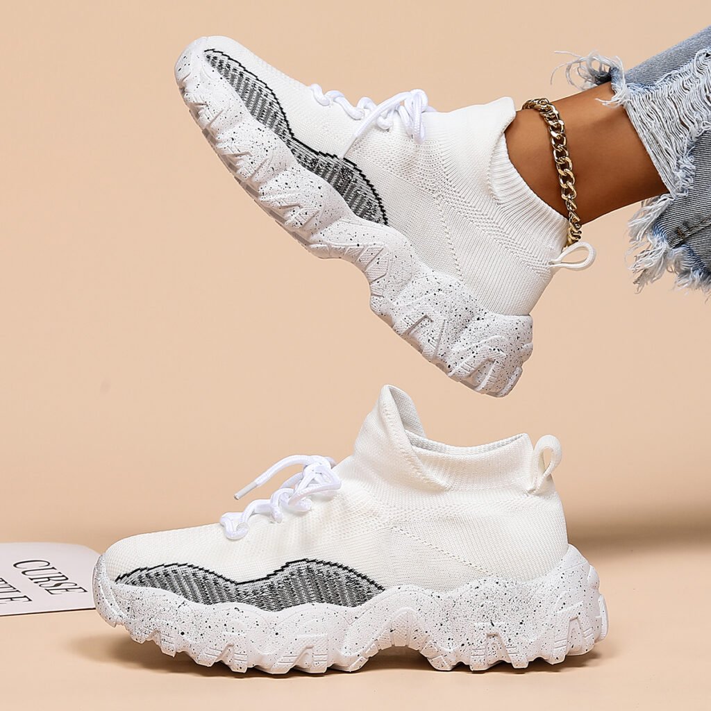 Shunnian model 520 contrast knit sneaker in white and black, size 36-44