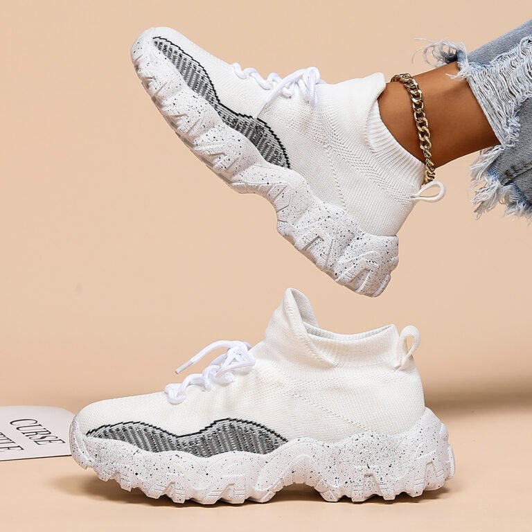 Shunnian model 520 contrast knit sneaker in white and black, size 36-44