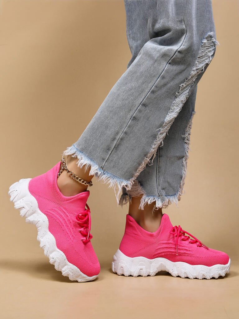 Shunnian model 5701 red and white sneaker colorway, size 36-44