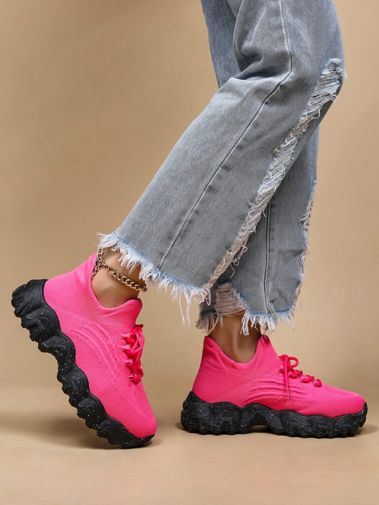 Shunnian model 5701 red and black sneaker colorway, size 36-44