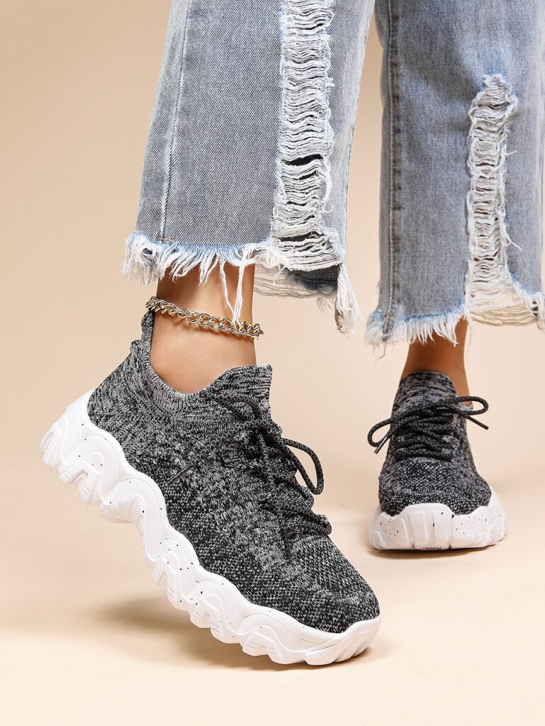 Model 5701 knit sneaker - On foot: Grey