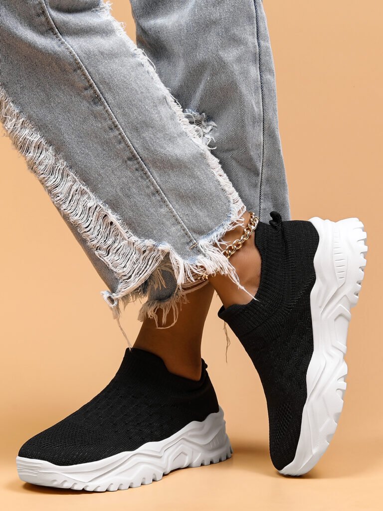 Shunnian model 612 black and white sneaker colorway, size 36-44
